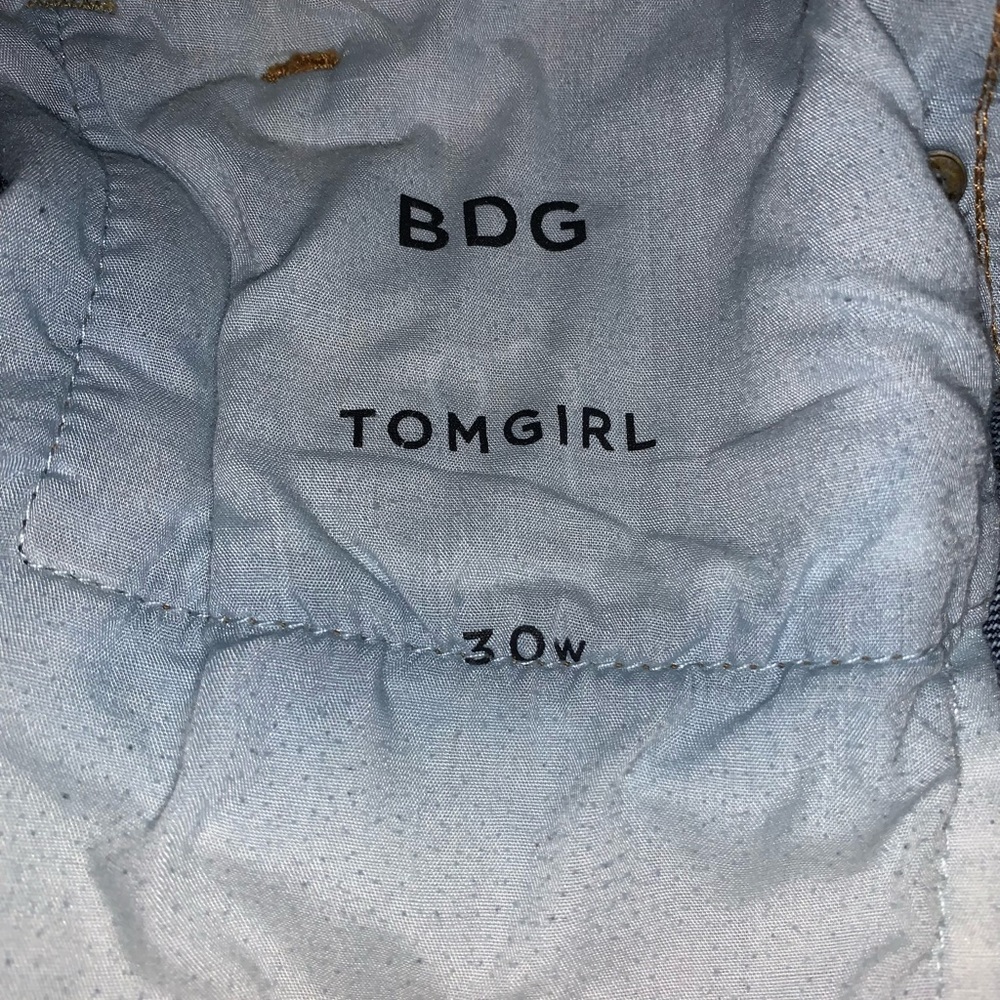 BDG tomgirl jean shorts size 30 button fly raw hem medium wash urban outfitters - Picture 12 of 15